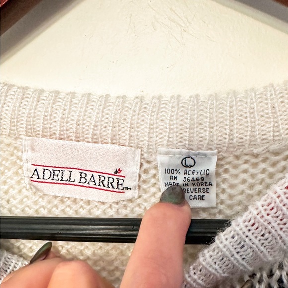 Vintage Kids Playing in the Snow Sweater - Picture 7 of 7